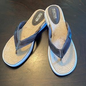 Kenneth Cole Reaction Womens Ready Slip On Flat Thong Sandals size 11
